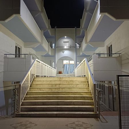 Pyrgos Hotel Apartments 클레마스티 외부 사진