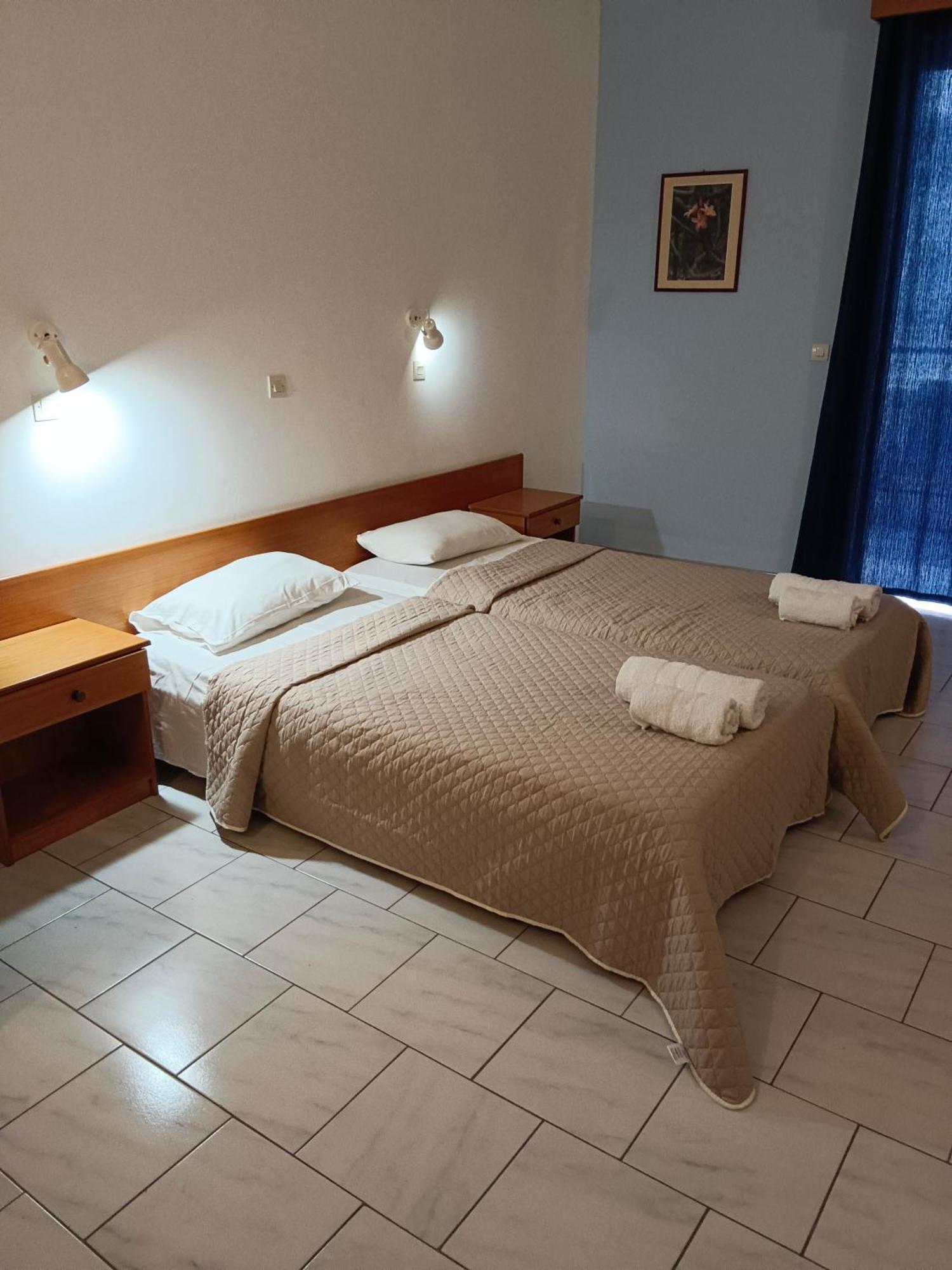 Pyrgos Hotel Apartments 클레마스티 외부 사진
