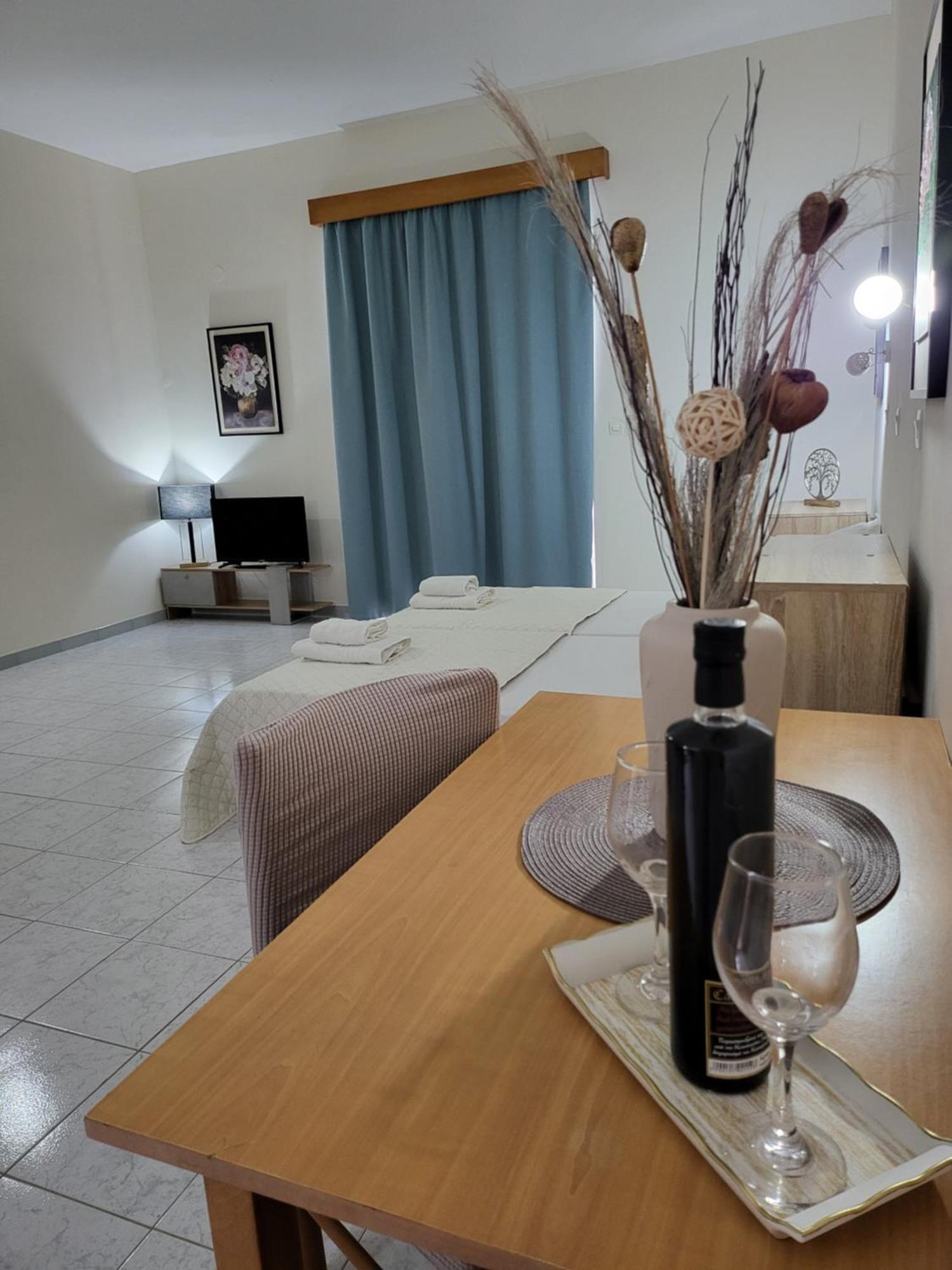 Pyrgos Hotel Apartments 클레마스티 외부 사진
