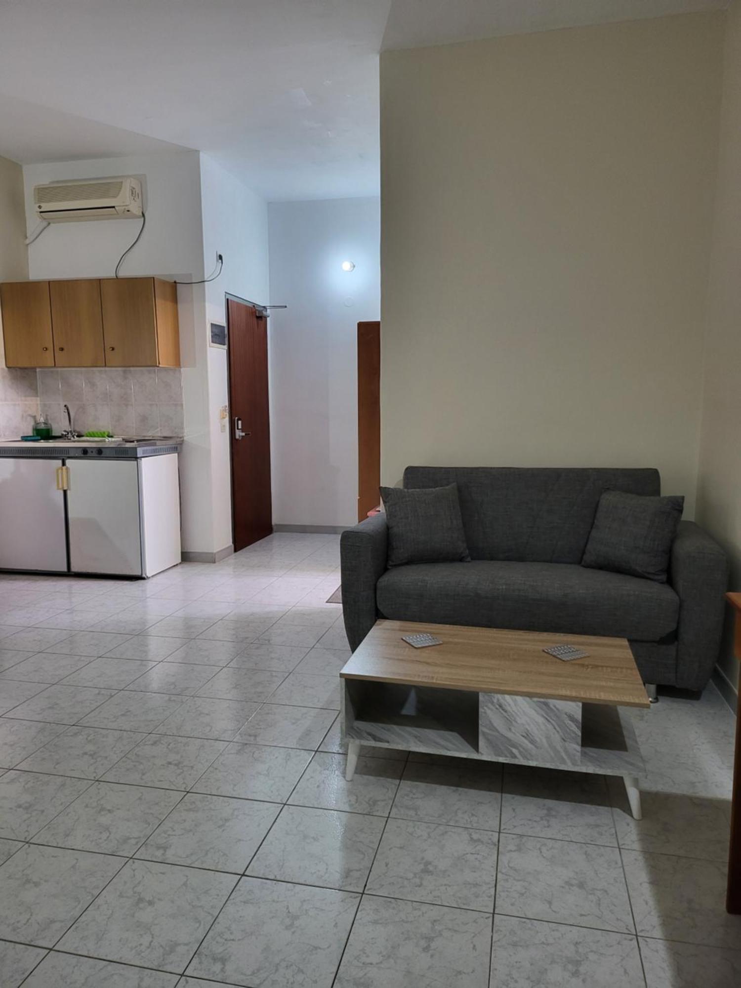 Pyrgos Hotel Apartments 클레마스티 외부 사진