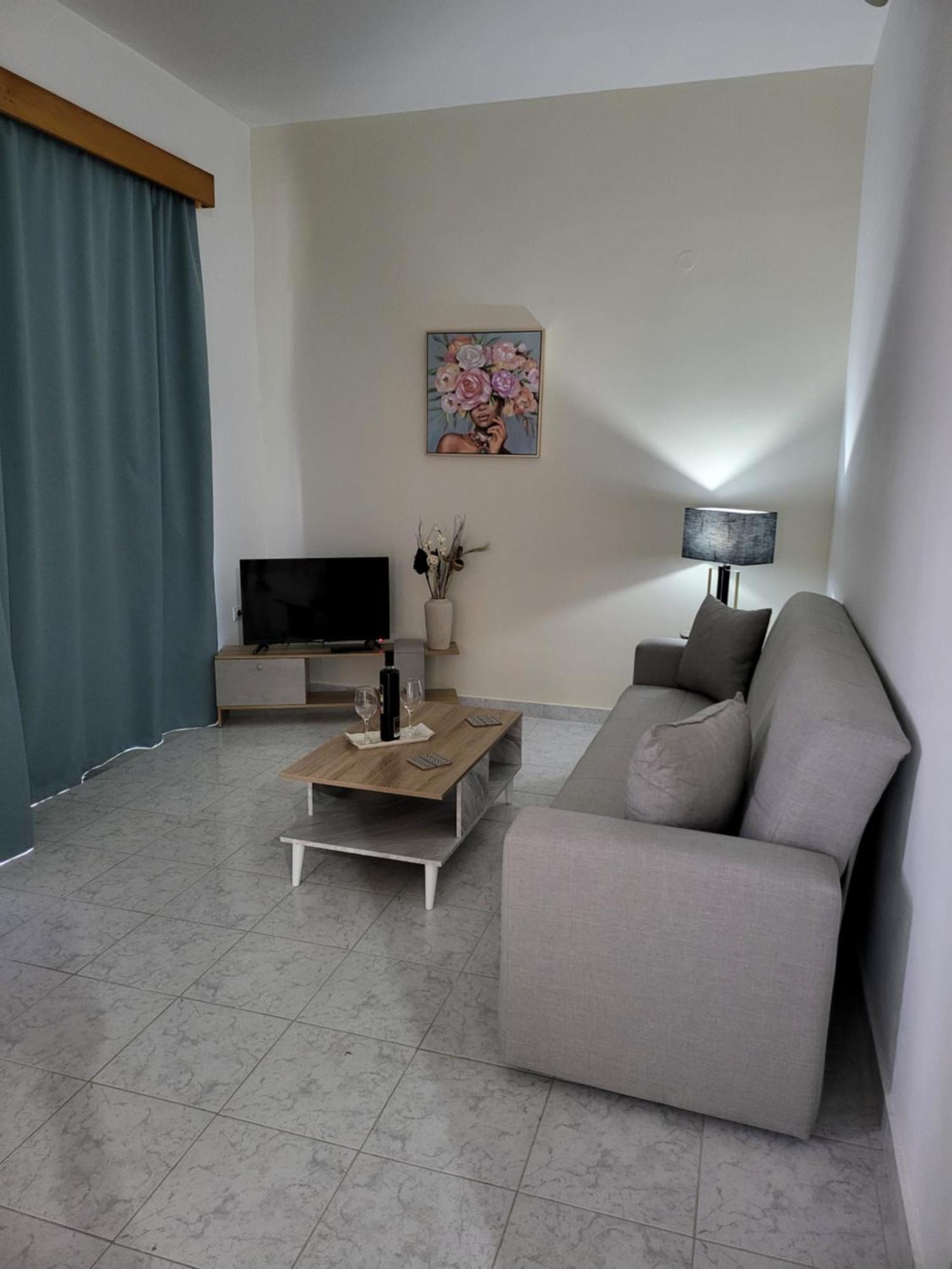 Pyrgos Hotel Apartments 클레마스티 외부 사진