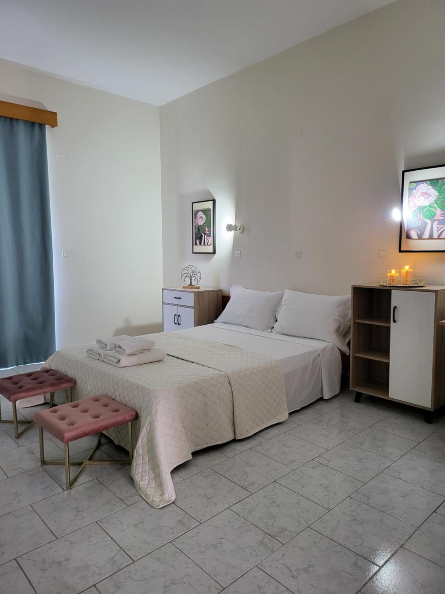 Pyrgos Hotel Apartments 클레마스티 외부 사진