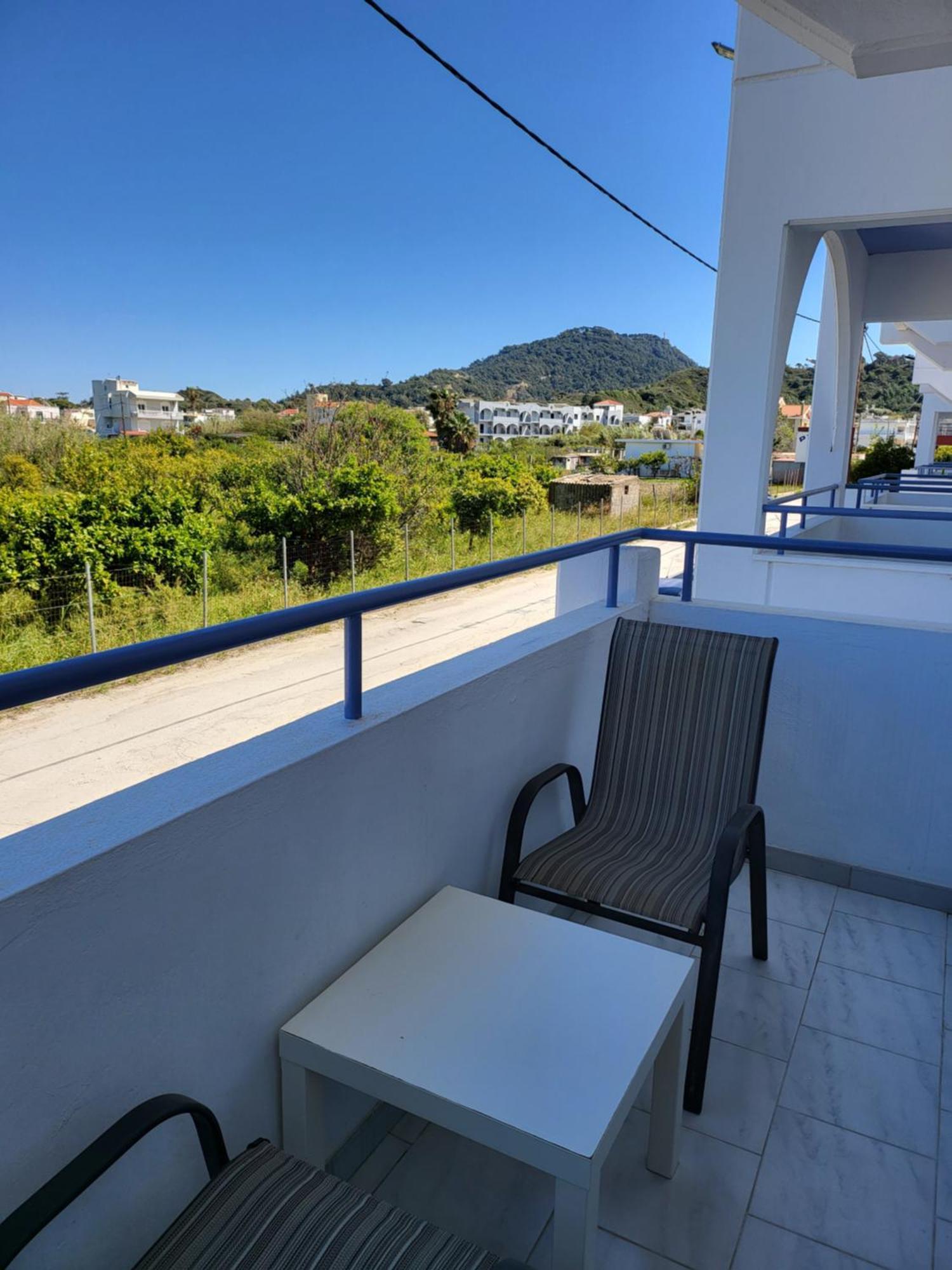 Pyrgos Hotel Apartments 클레마스티 외부 사진