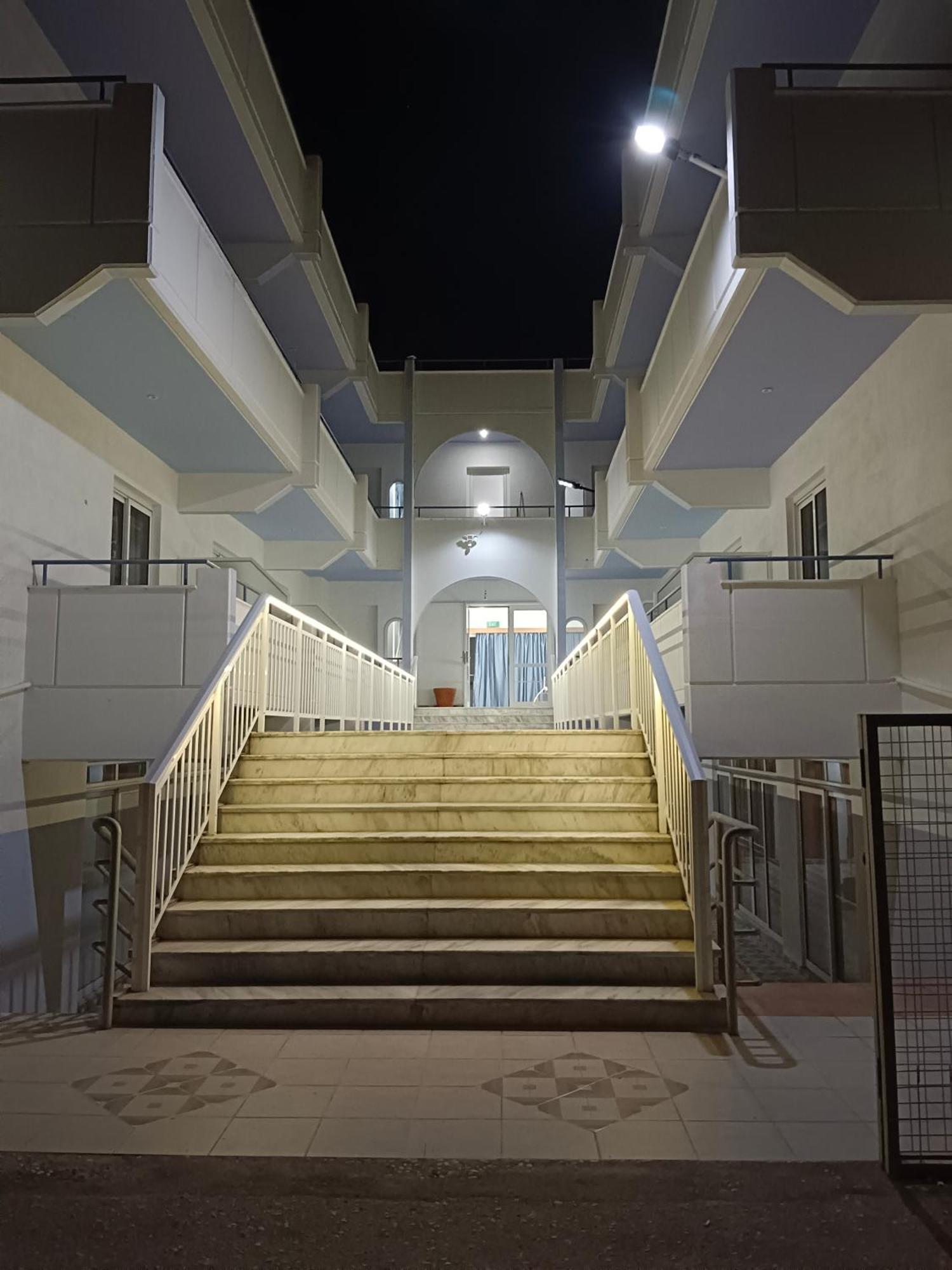 Pyrgos Hotel Apartments 클레마스티 외부 사진