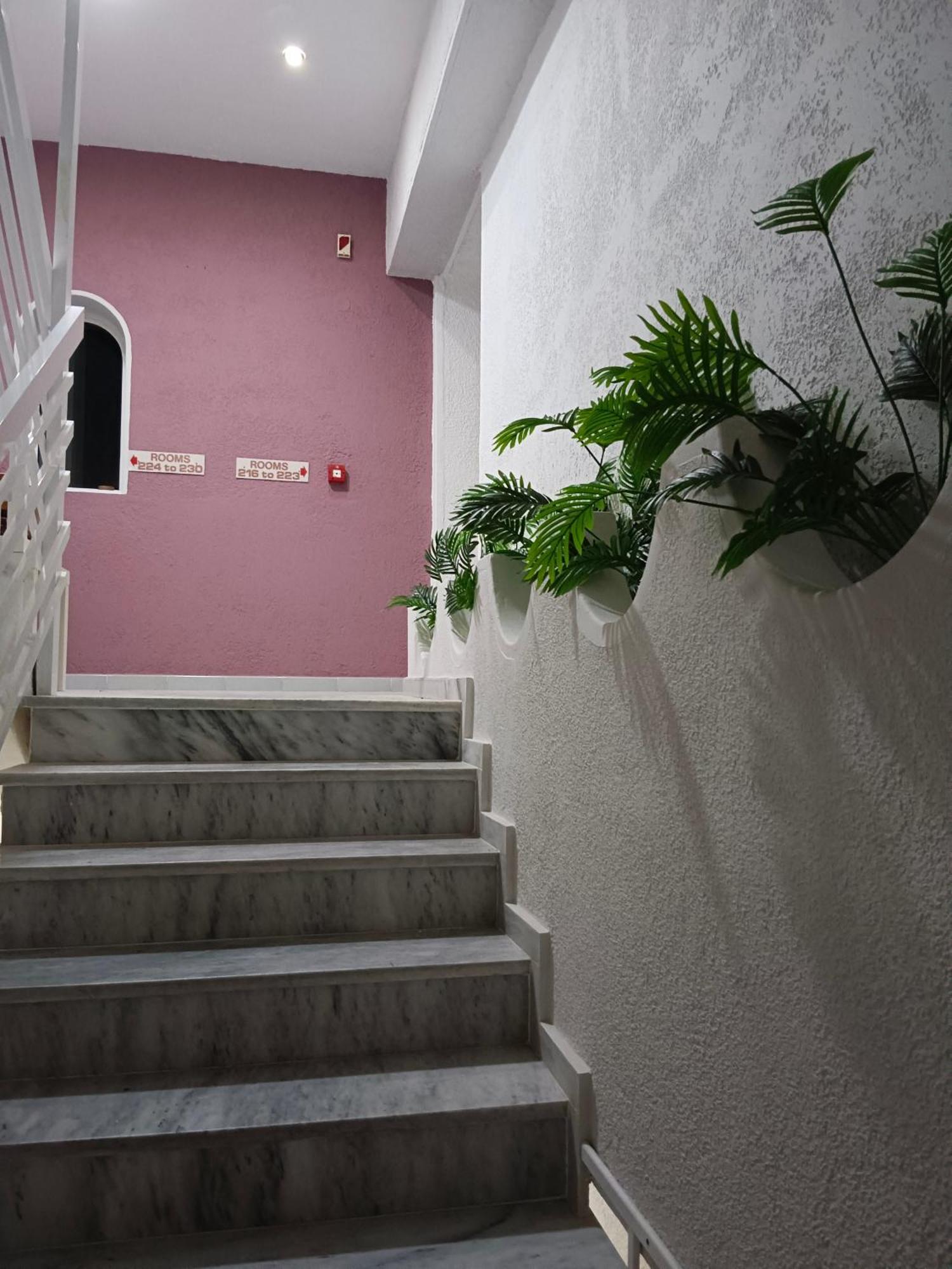 Pyrgos Hotel Apartments 클레마스티 외부 사진