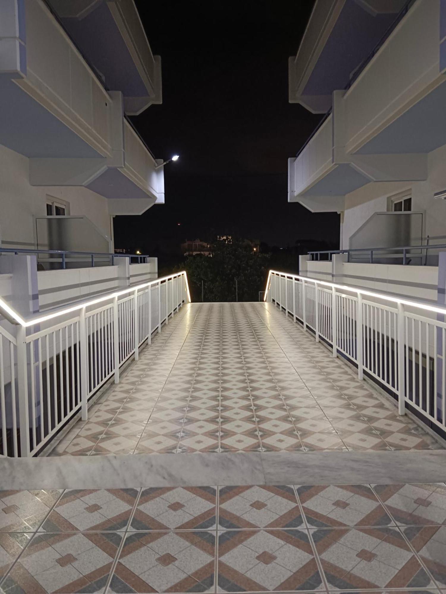 Pyrgos Hotel Apartments 클레마스티 외부 사진