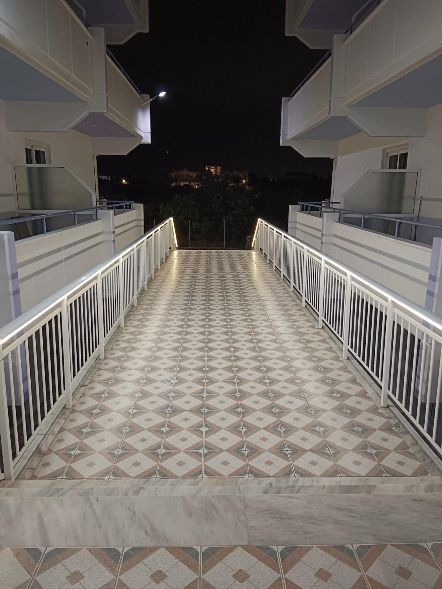 Pyrgos Hotel Apartments 클레마스티 외부 사진