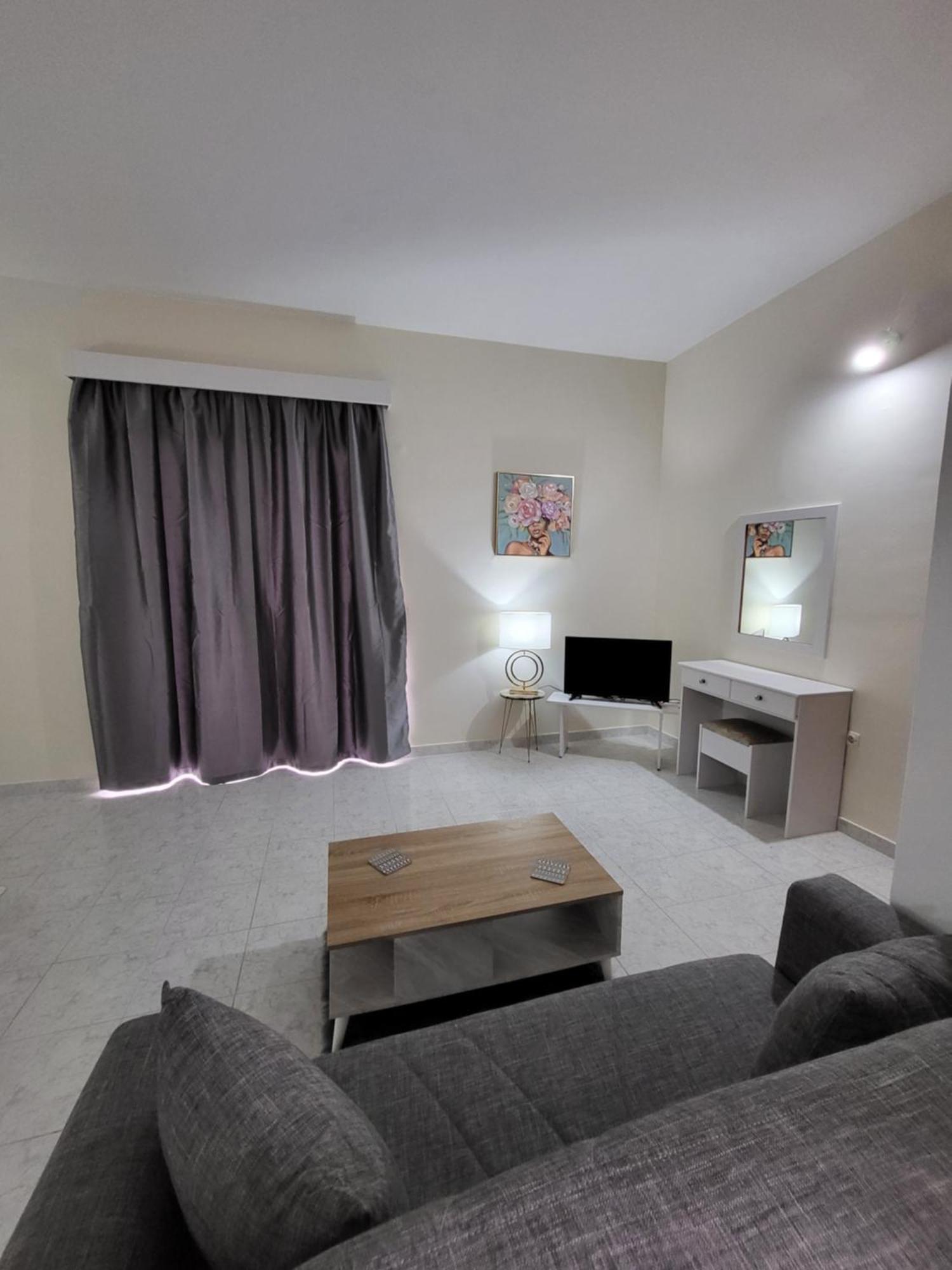 Pyrgos Hotel Apartments 클레마스티 외부 사진